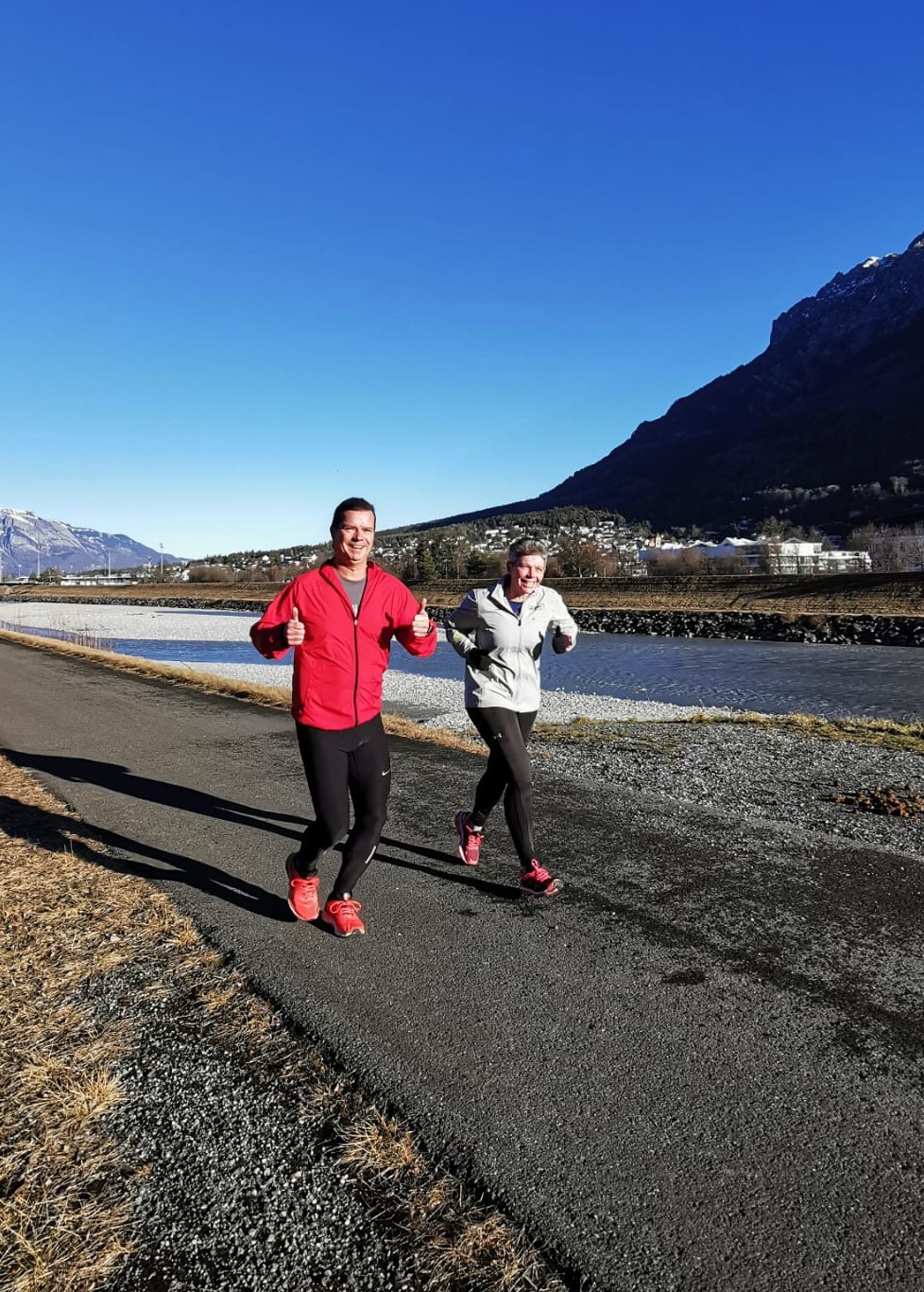 Cornelia und Mario locker unterwegs zum Podestplatz.